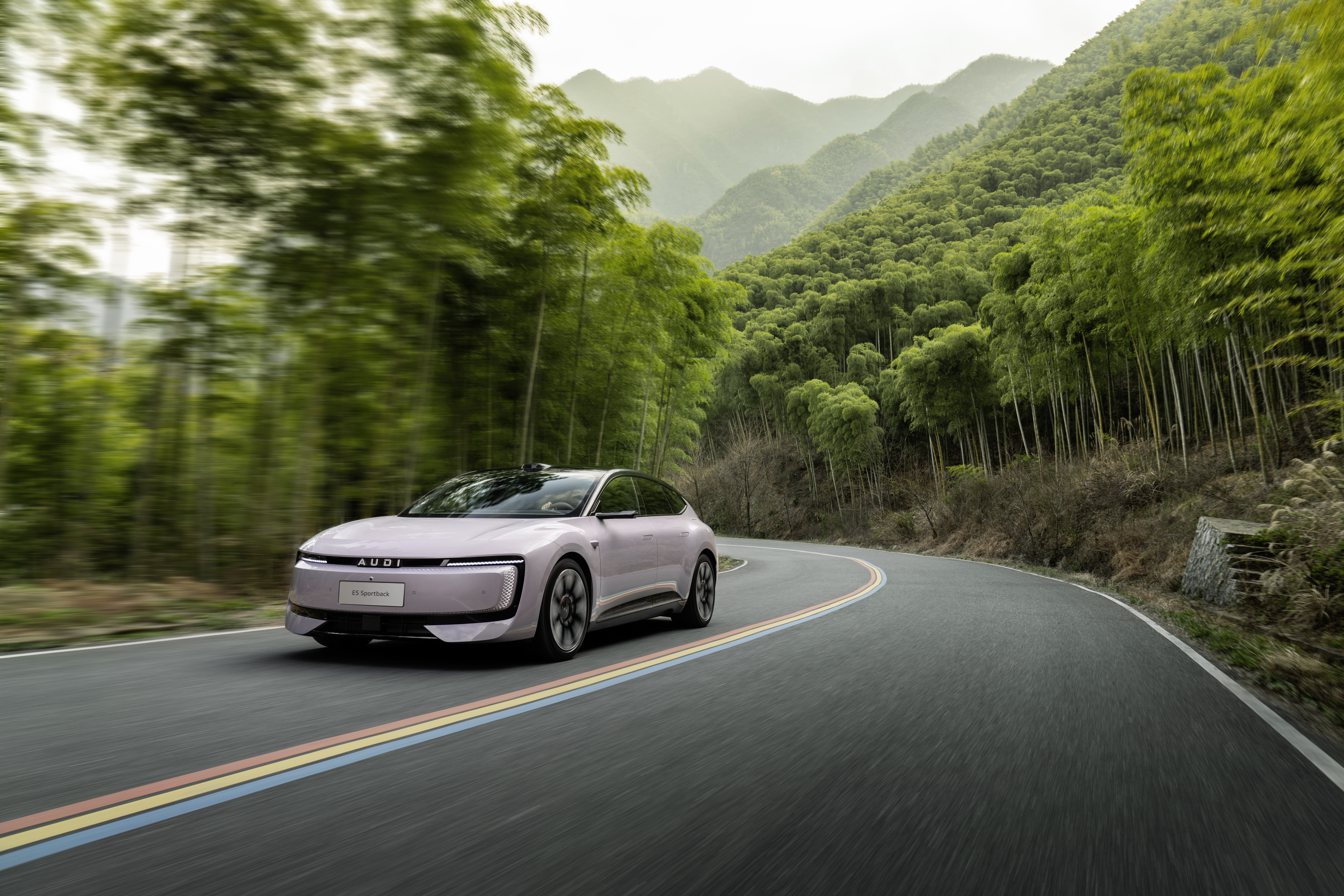 1748937332352485.jpg 奥迪E5+Sportback-1.jpg